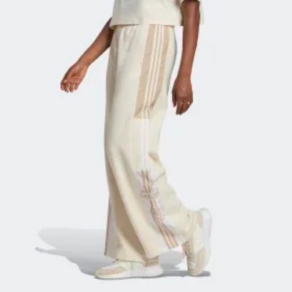 ADICOLOR CLASSICS JOGGERS NWT